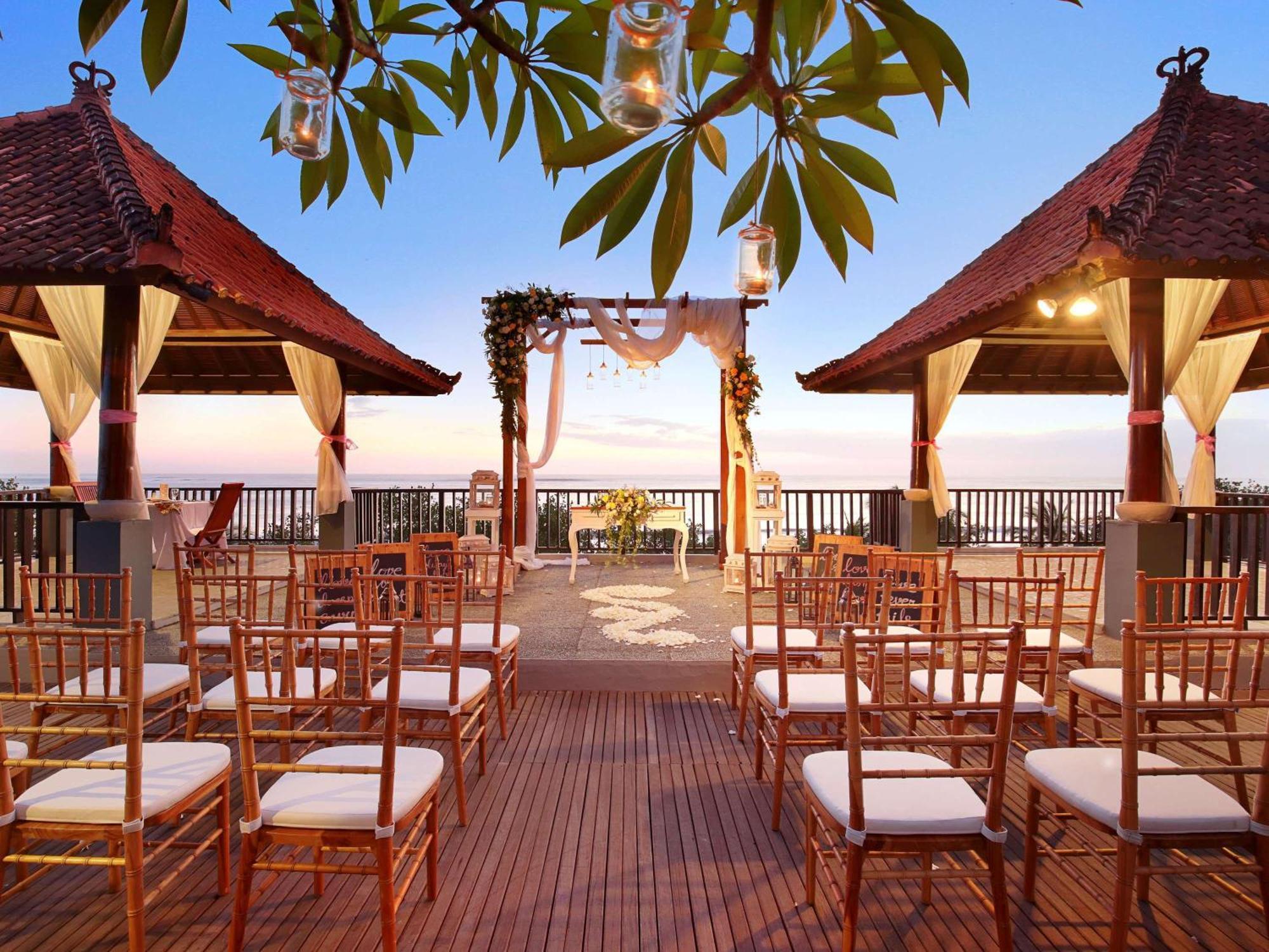Mercure Kuta Lombok Exterior foto
